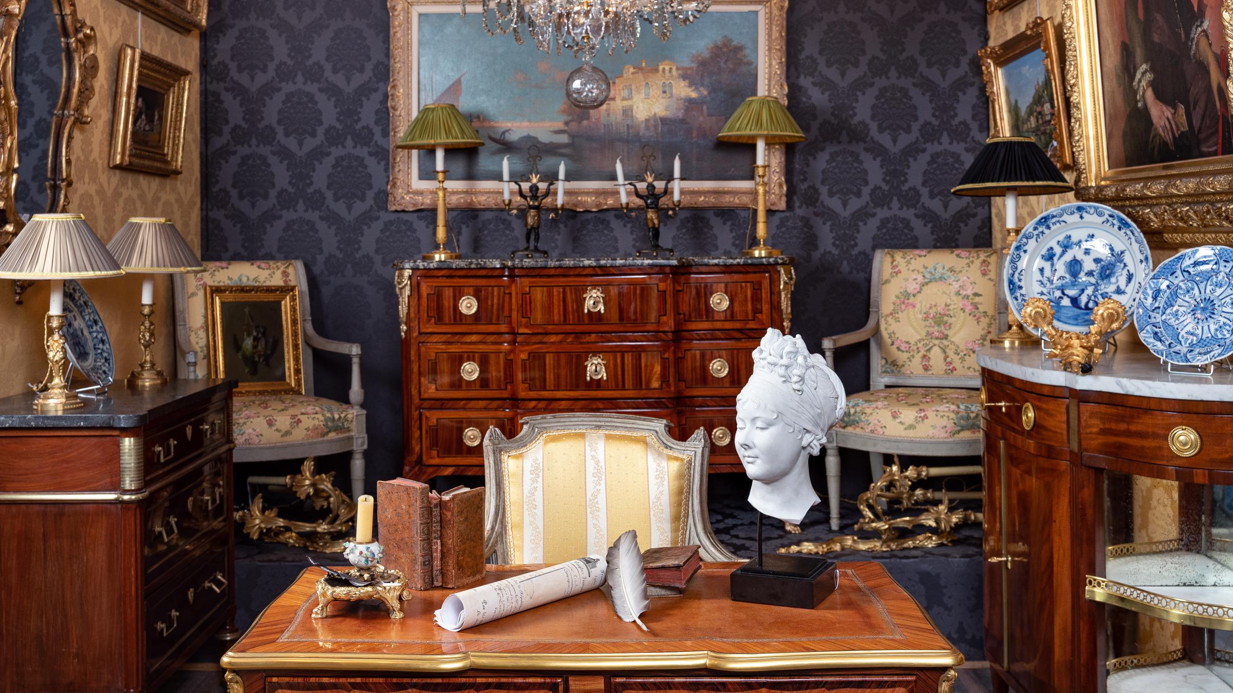 Store of Marc et Laurence Debonov, view 1